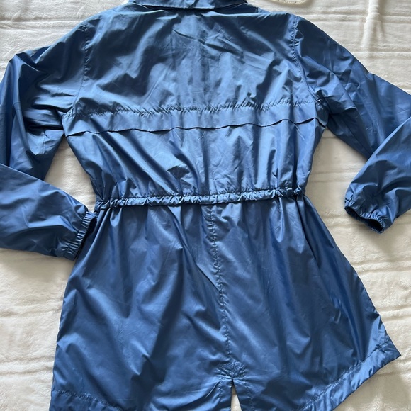 Columbia rain and wind breaker - Picture 7 of 7